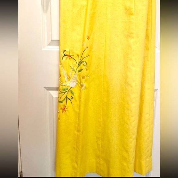 Darling Vintage 🌼🕊️ embroidered daisy dove yellow maxi dress by Emporium - Picture 10 of 14